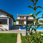 Tatil Evi Alba Rossa Šišan