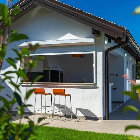 Alba Rossa Holiday home Sisan