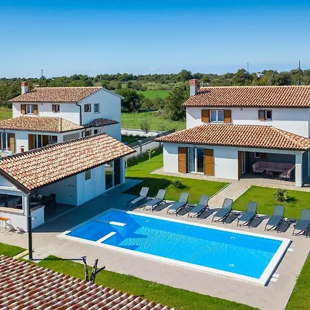 Feriehus Alba Rossa Šišan